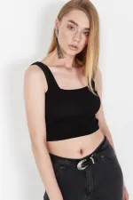 Kadın Siyah Kalın Askılı Triko Crop Top