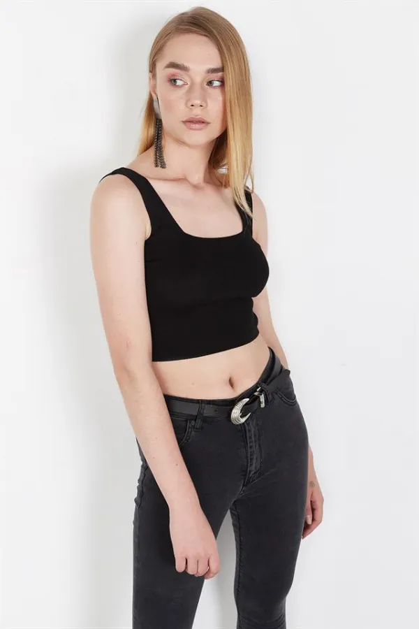 Kadın Siyah Kalın Askılı Triko Crop Top