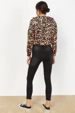 Kadın Siyah Leopar Desenli Kadife Sweatshirt