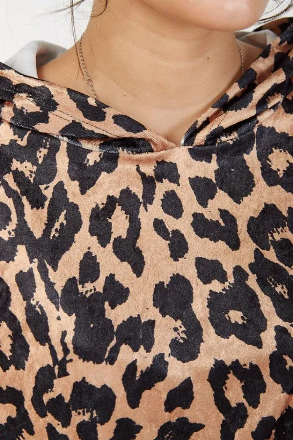 Kadın Siyah Leopar Desenli Kadife Sweatshirt